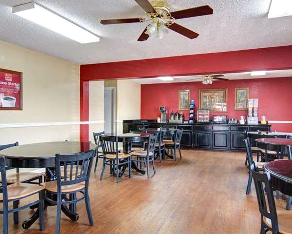 Amenities - Econo Lodge Pine Bluff