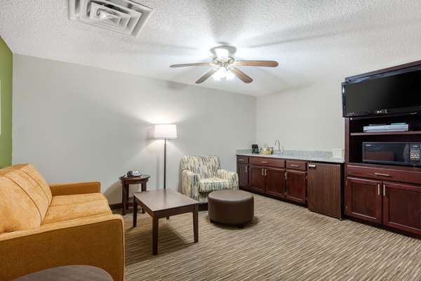 Suite - Quality Inn & Suites Mountain Home