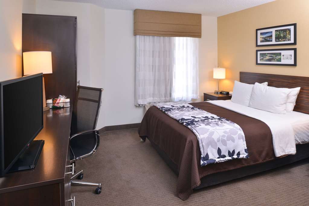 SLEEP INN FAYETTEVILLE NORTH-guestroom-Guest Room,On-Site.jpg