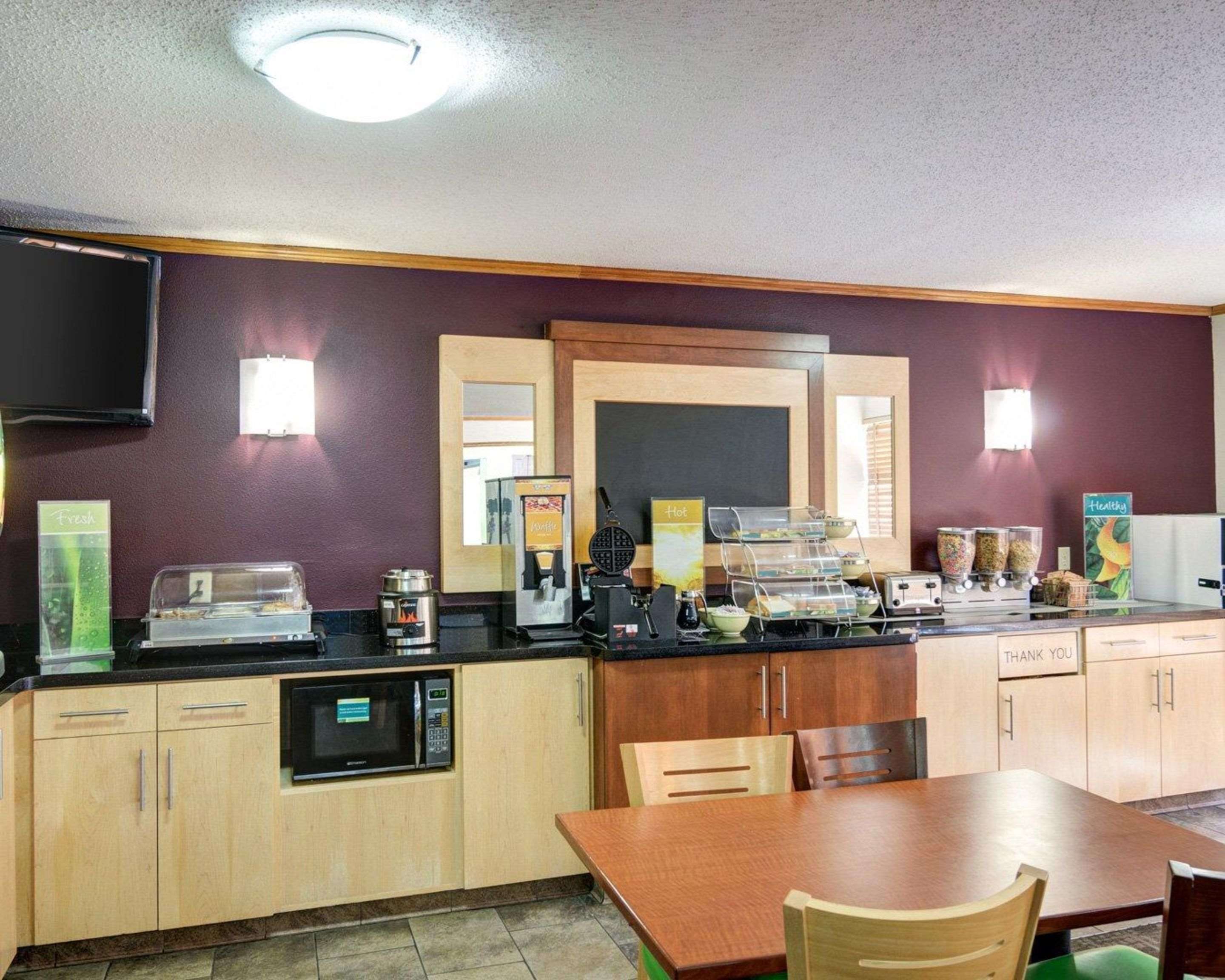 Breakfast counter