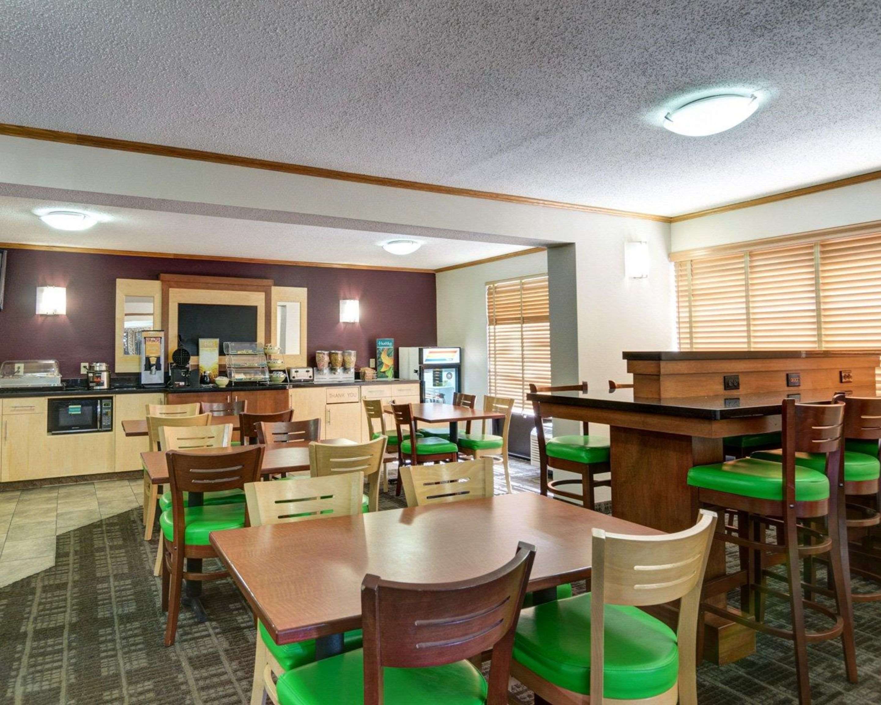 Breakfast room
