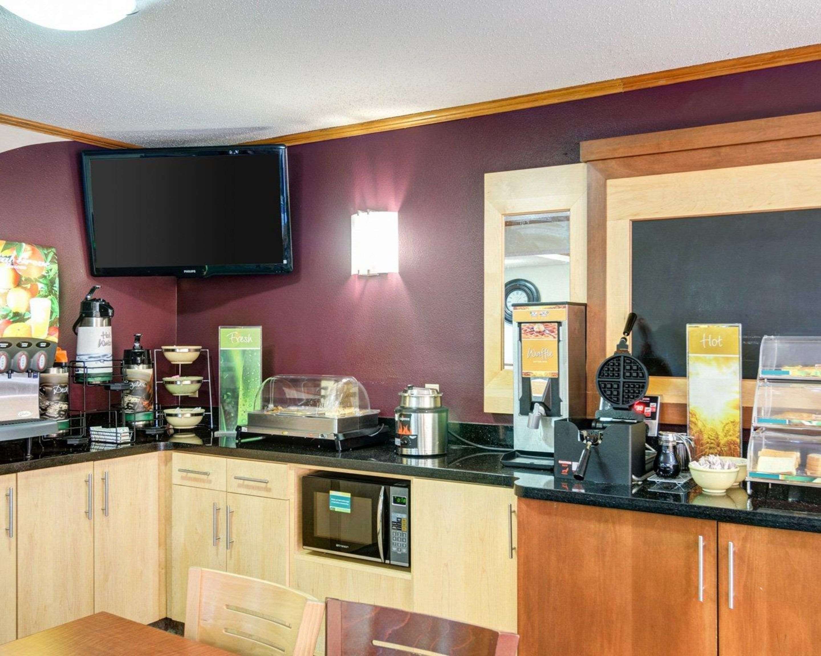 Assorted breakfast items