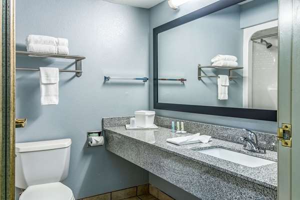  - Quality Suites Maumelle - I-40, Exit 142