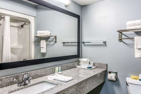 - Quality Suites Maumelle - I-40, Exit 142