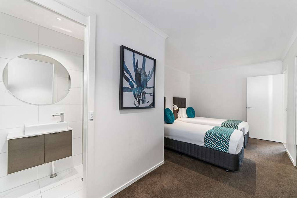 QUALITY RESORT SIESTA-guestroom-Guest Room,Suite,On-Site.jpg