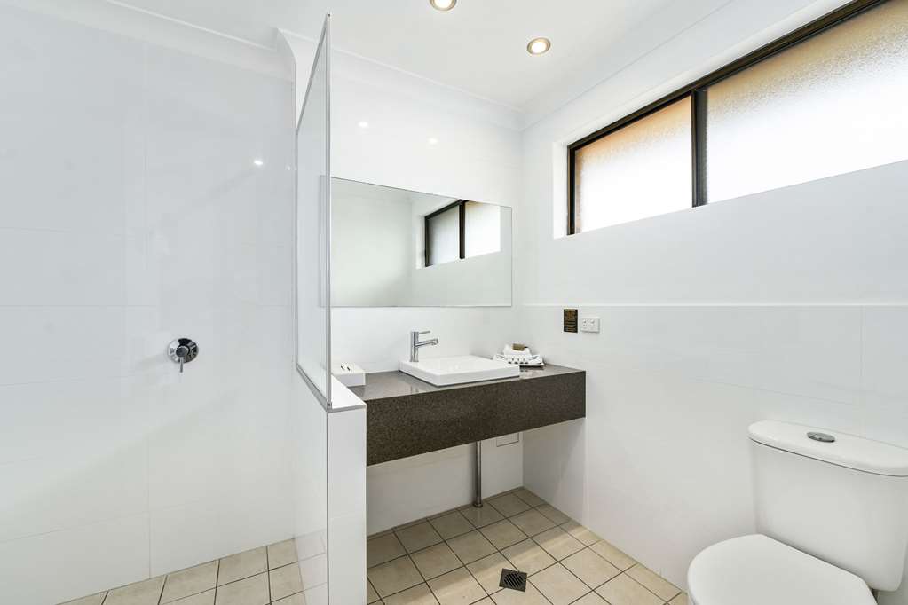 QUALITY HOTEL CITY CENTRE-guestroom-Guest Room,Bathroom,On-Site.jpg