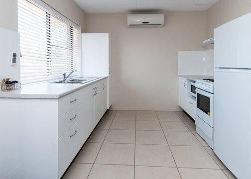 QUALITY HOTEL ROBERTSON GARDENS-guestroom-Guest Room,Suite,On-Site.jpg