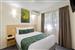 Guest room with queen bed(s)
