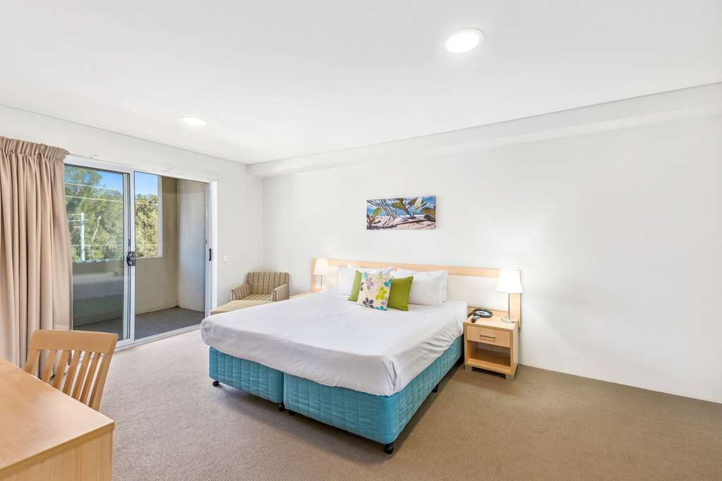 QUALITY SUITES PIONEER SANDS-guestroom-Guest Room,Suite,On-Site.jpg