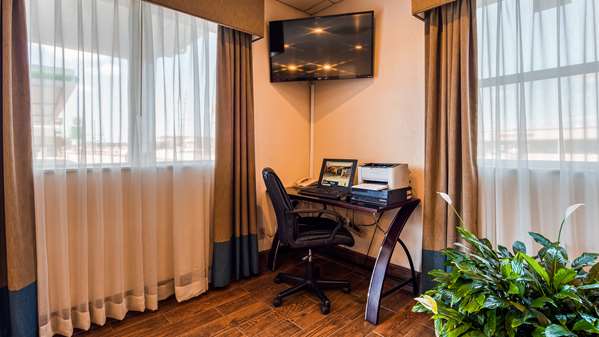 Conference Area - SureStay Hotel by Best Western Ottawa - I-35, Exit 183