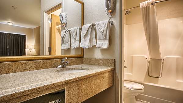  - SureStay Hotel by Best Western Ottawa - I-35, Exit 183