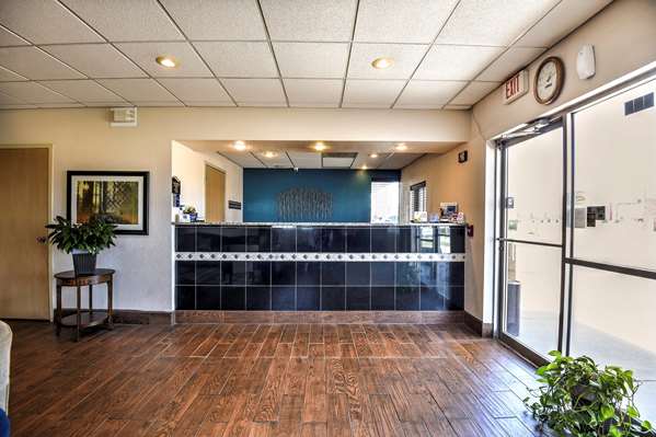  - SureStay Hotel by Best Western Ottawa - I-35, Exit 183