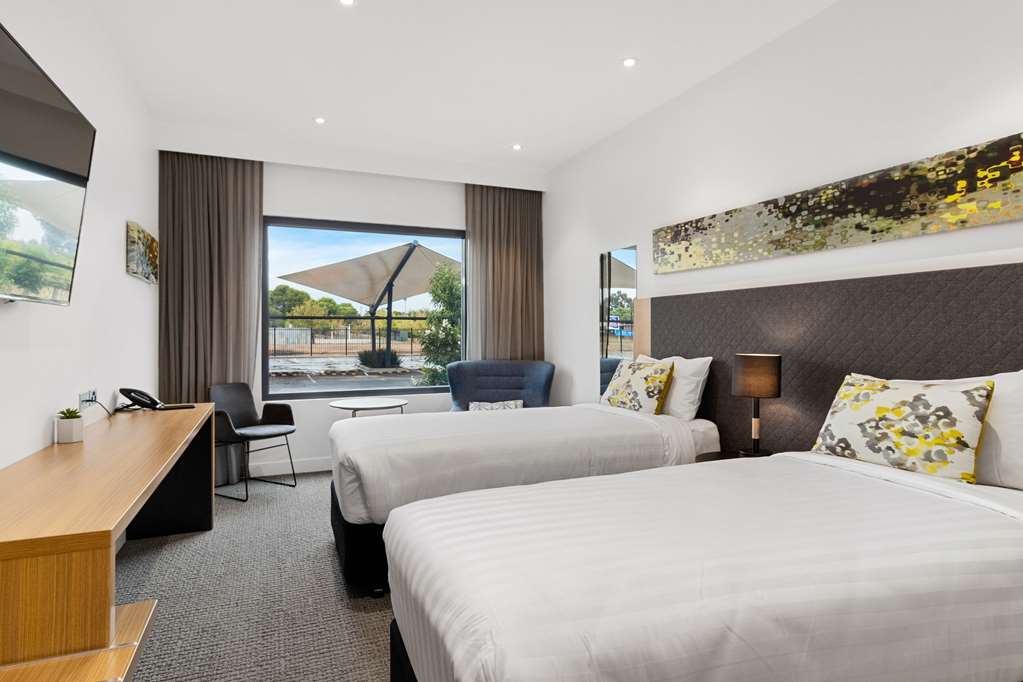 QUALITY HOTEL RULES CLUB WAGGA-guestroom-Guest Room,On-Site.jpg