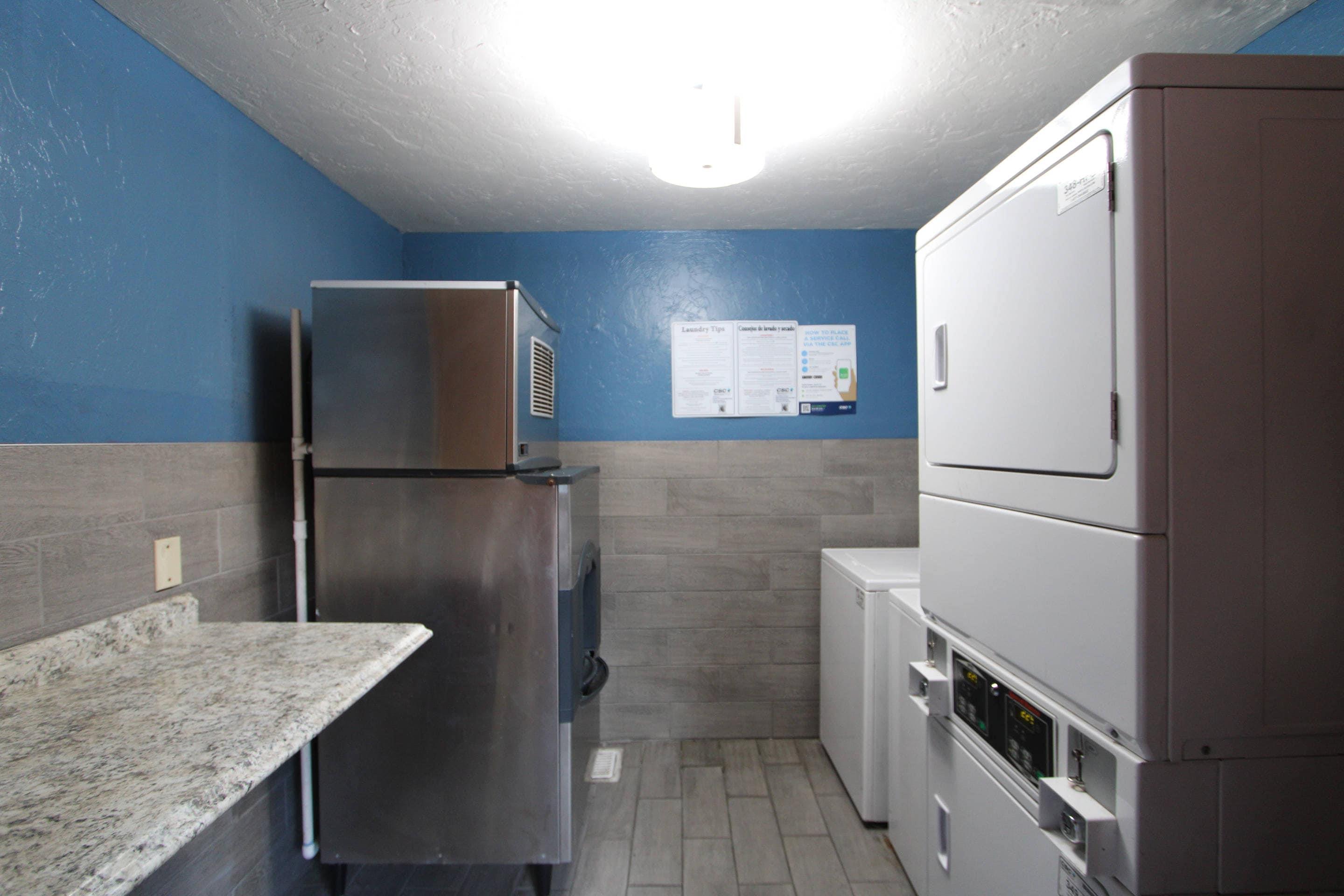Guest laundry facilities | Comfort Suites at Sabino Canyon
