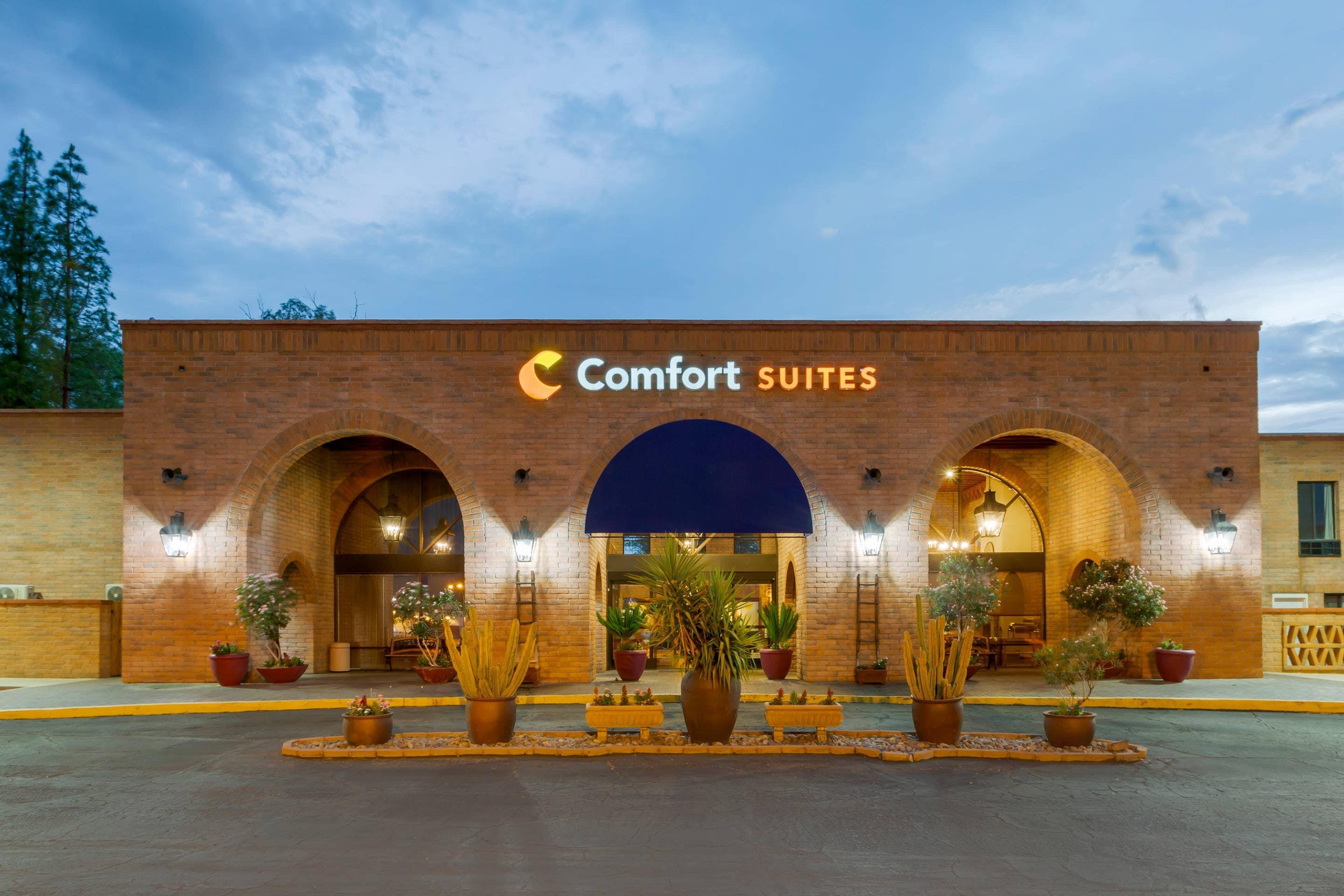 Hotel exterior | Comfort Suites at Sabino Canyon
