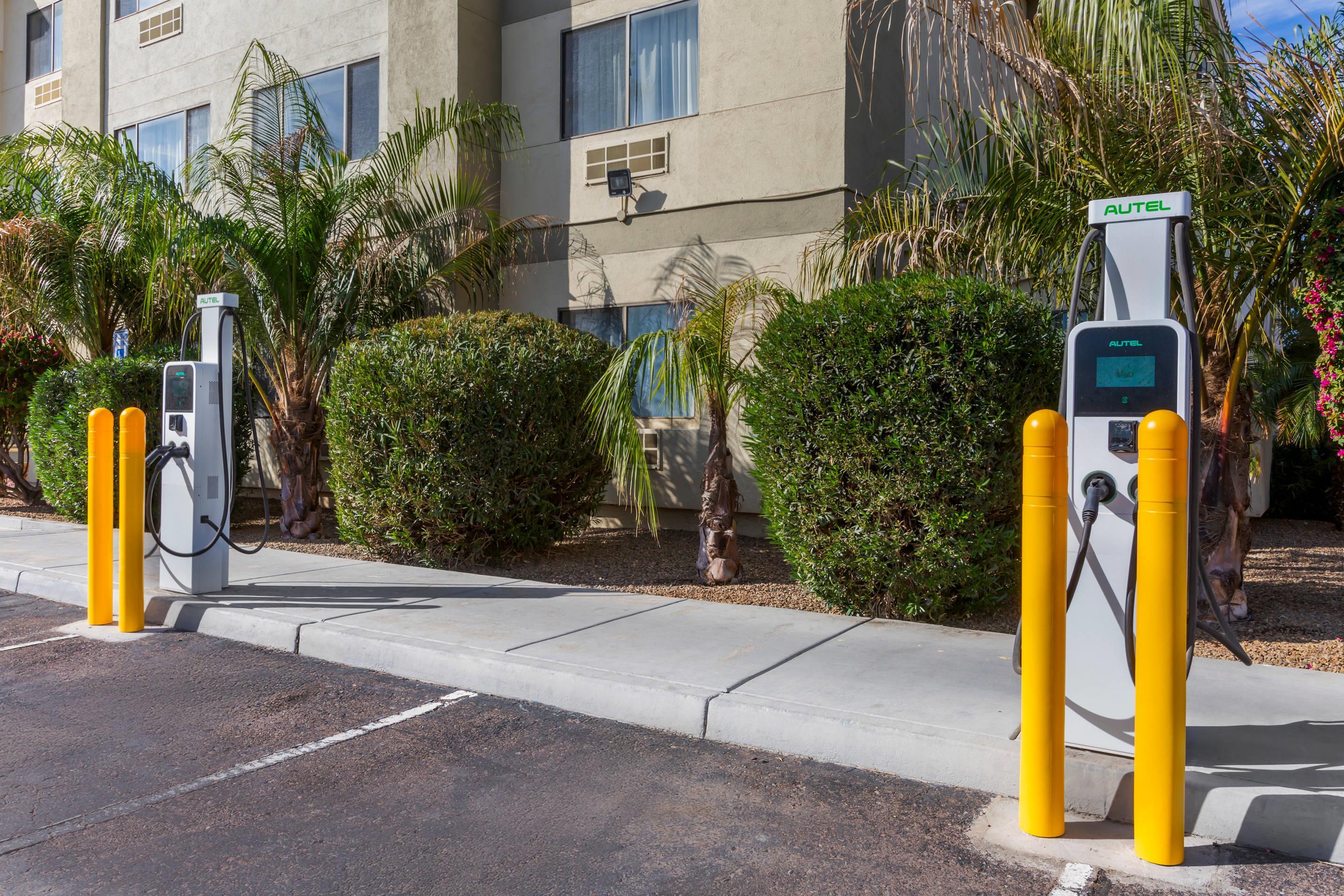Electric vehicle charging station