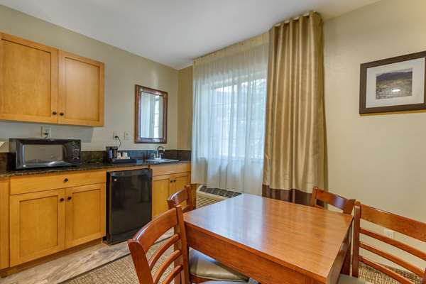 Suite - Comfort Inn Flagstaff - I-17, Exit 341