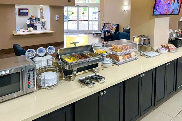 Amenities - Comfort Inn & Suites Surprise