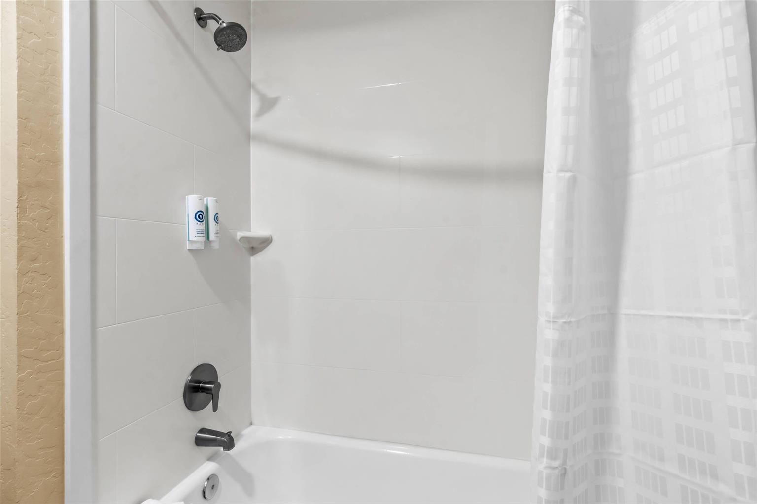 COMFORT INN AND SUITES SURPRISE NEA-guestroom-Guest Room,Bathroom,On-Site.jpg
