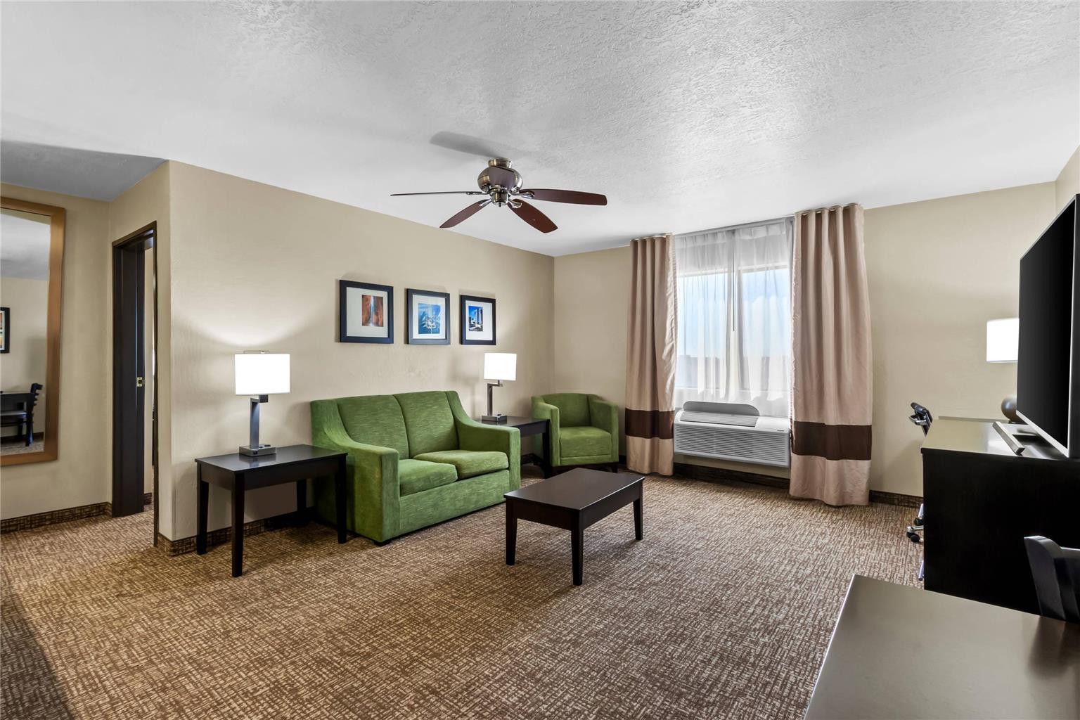 COMFORT INN AND SUITES SURPRISE NEA-guestroom-Guest Room,Suite,On-Site.jpg