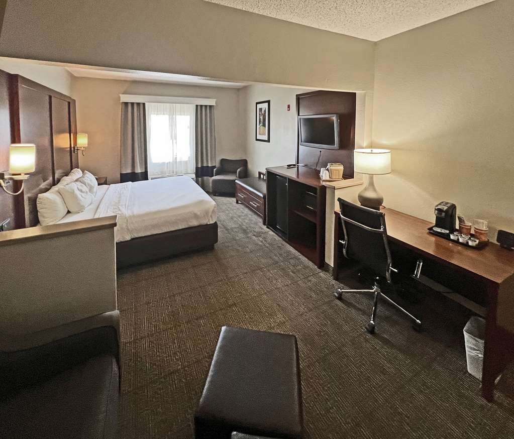 COMFORT SUITES PEORIA SPORTS COMPLE-guestroom-Guest Room,On-Site.jpg