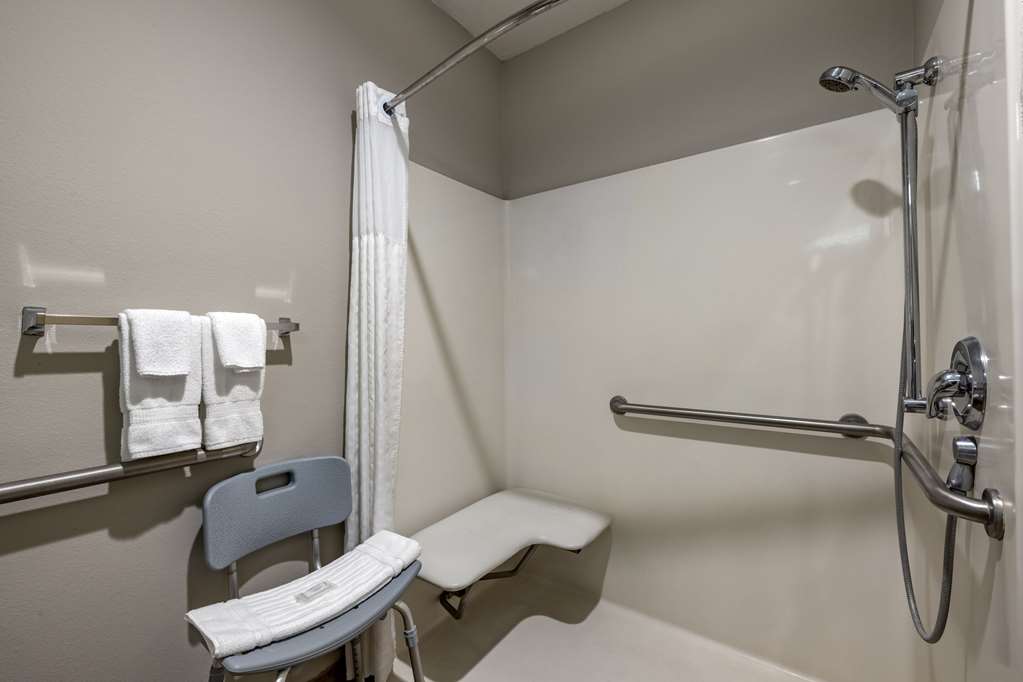 CLARION INN KINGMAN I-40 ROUTE 66-guestroom-Guest Room,Bathroom,On-Site.jpg