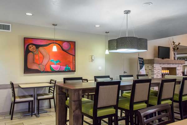 Amenities - Comfort Suites at Tucson Mall