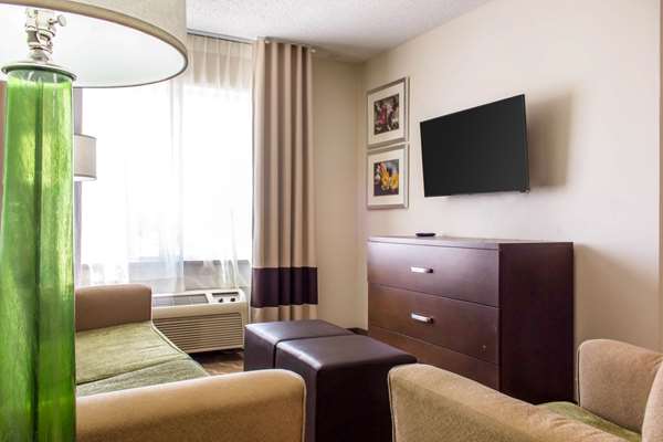 Suite - Comfort Suites at Tucson Mall