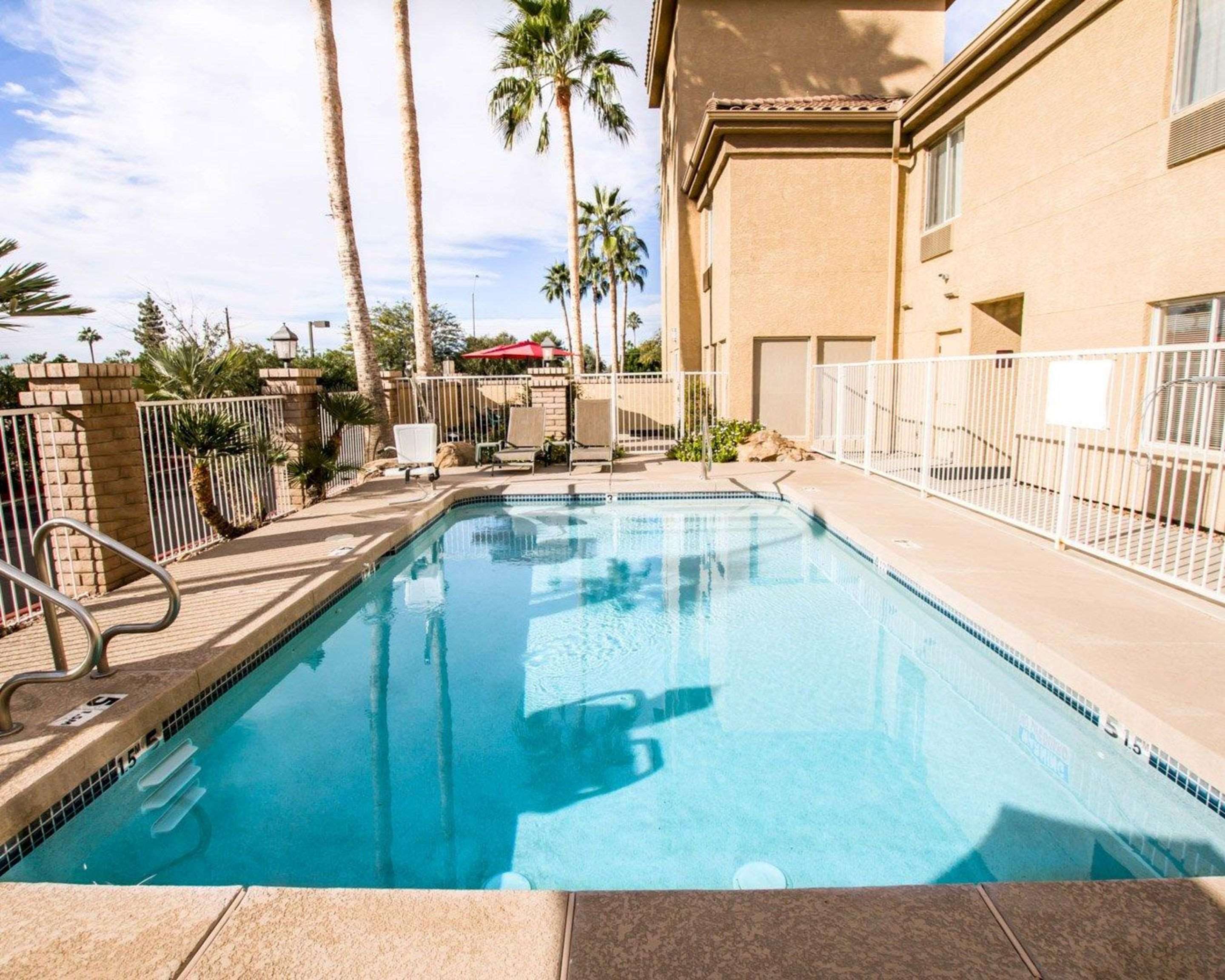 Outdoor pool | Sleep Inn Phoenix North I-17