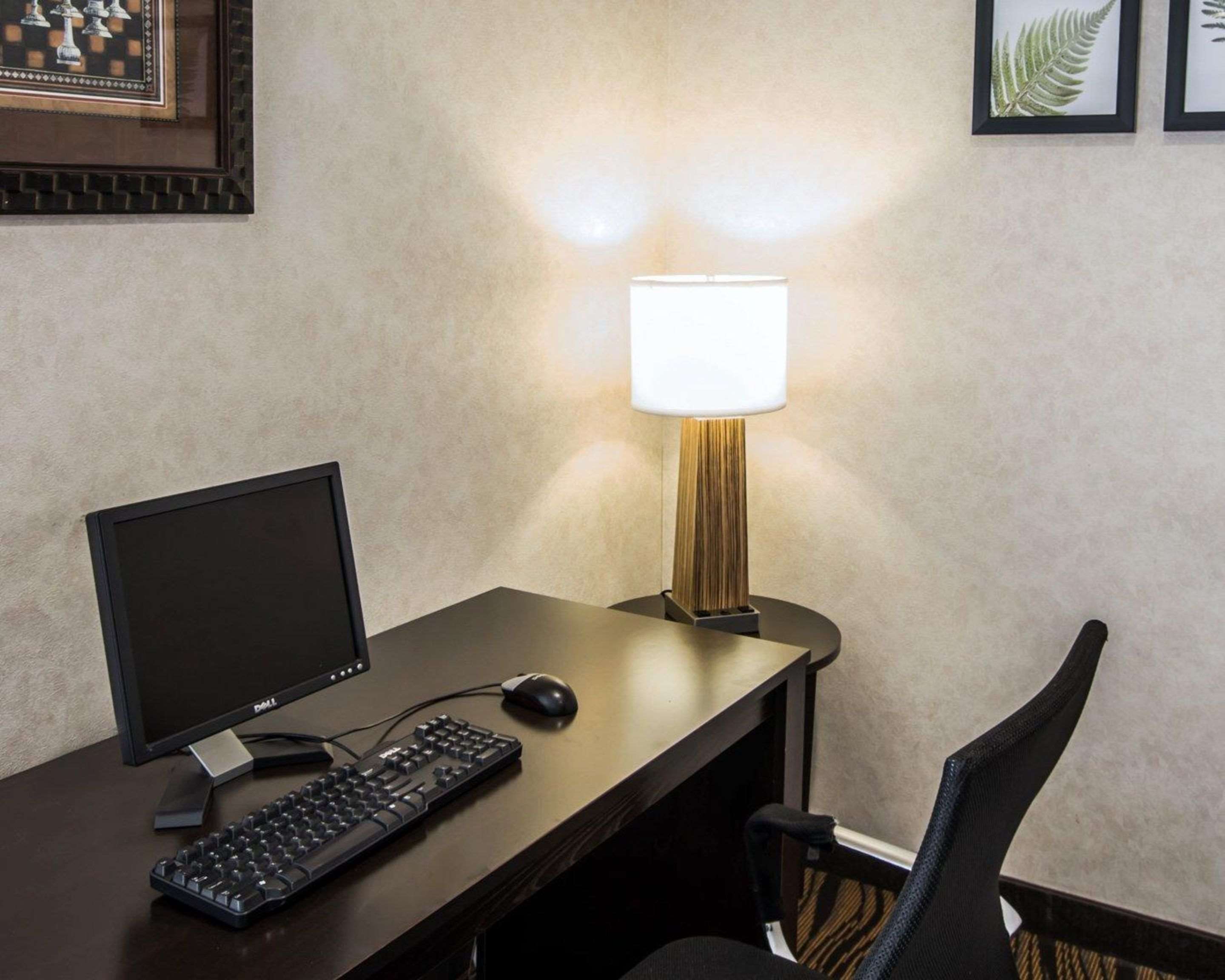 Business center with free wireless Internet access | Sleep Inn Phoenix North I-17