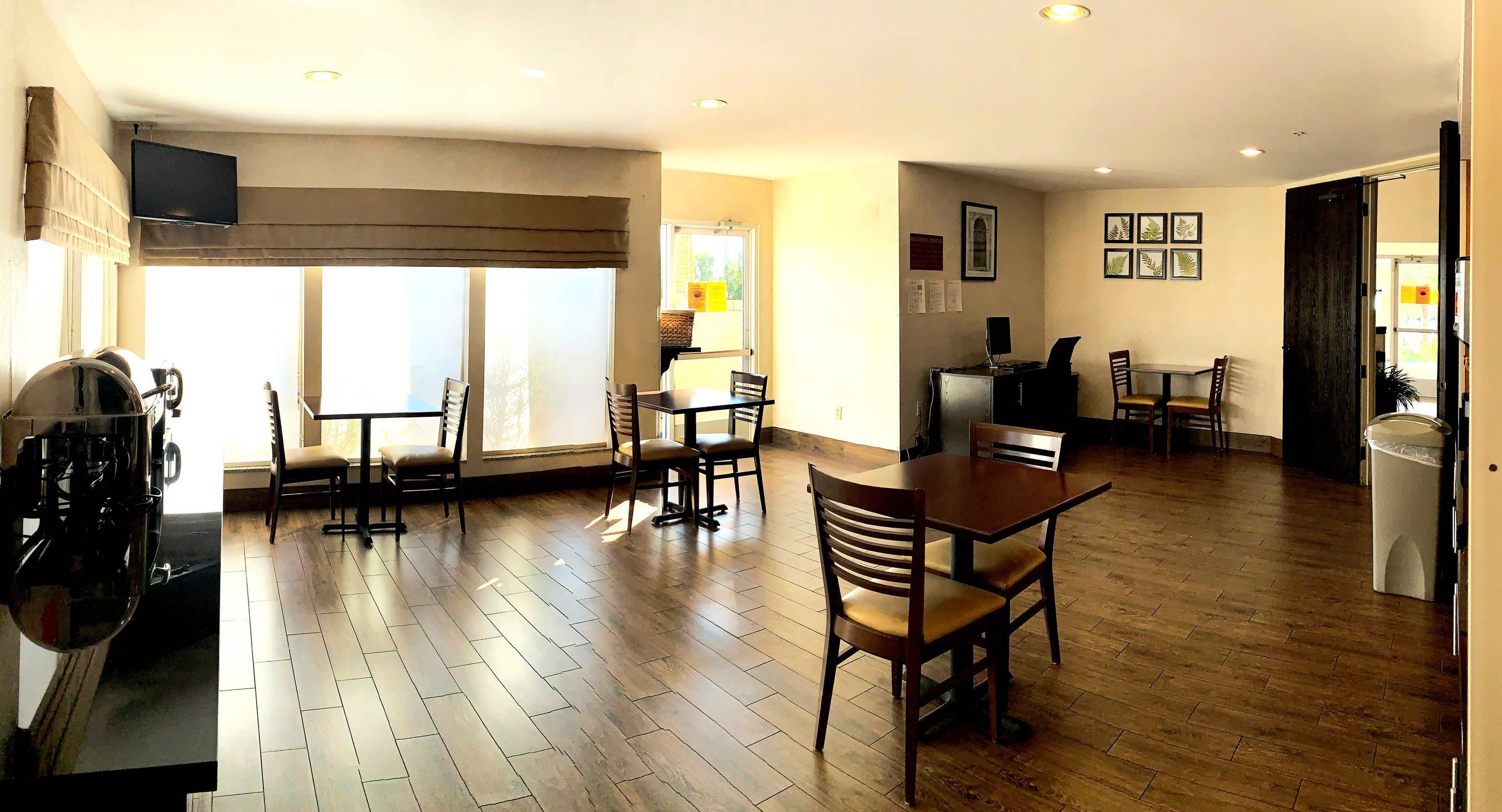 Breakfast area | Sleep Inn Phoenix North I-17