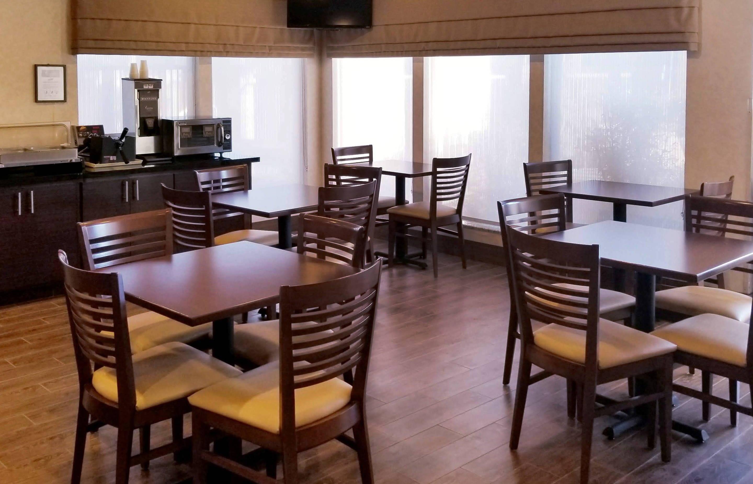 Breakfast area | Sleep Inn Phoenix North I-17