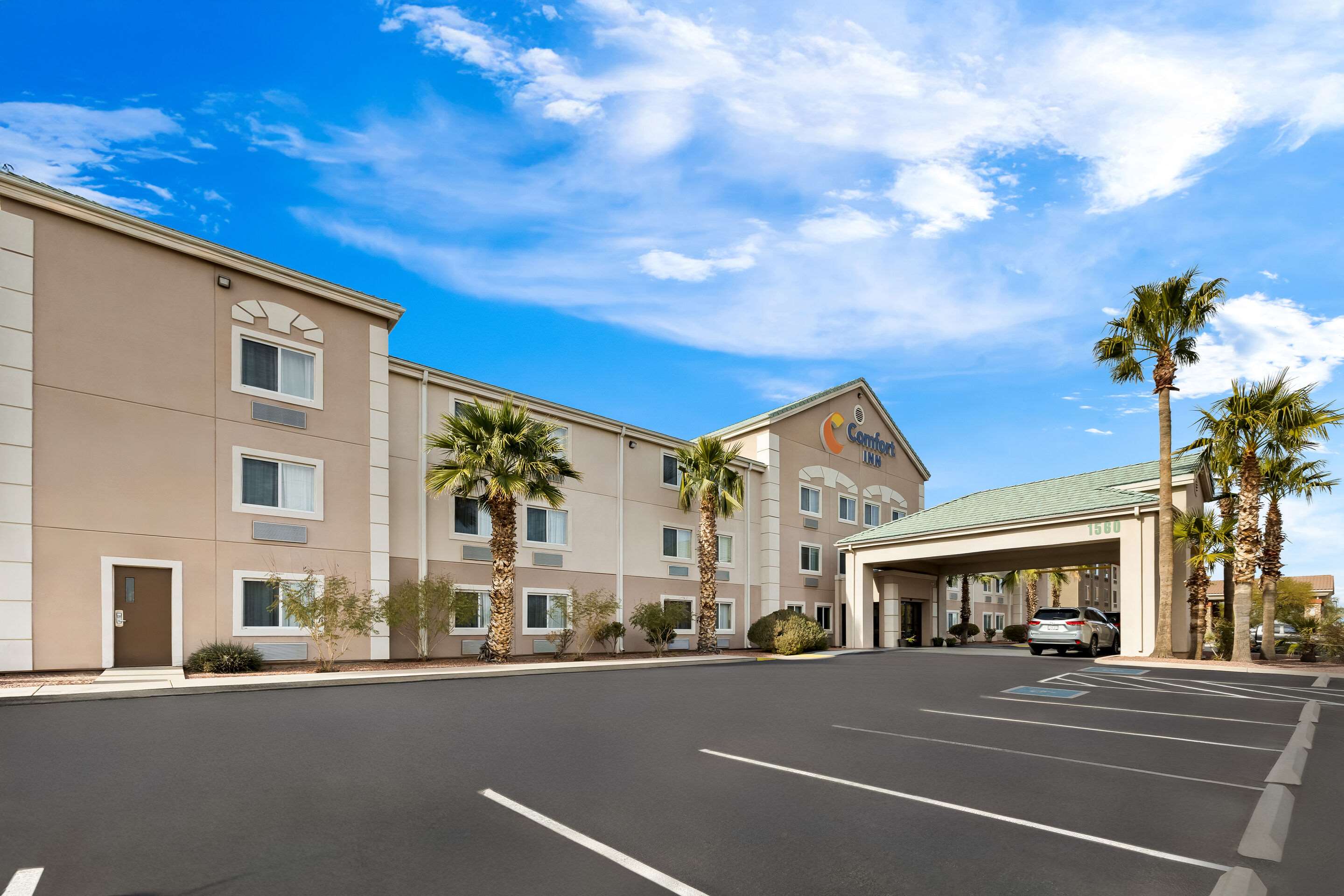 Hotel exterior | Comfort Inn