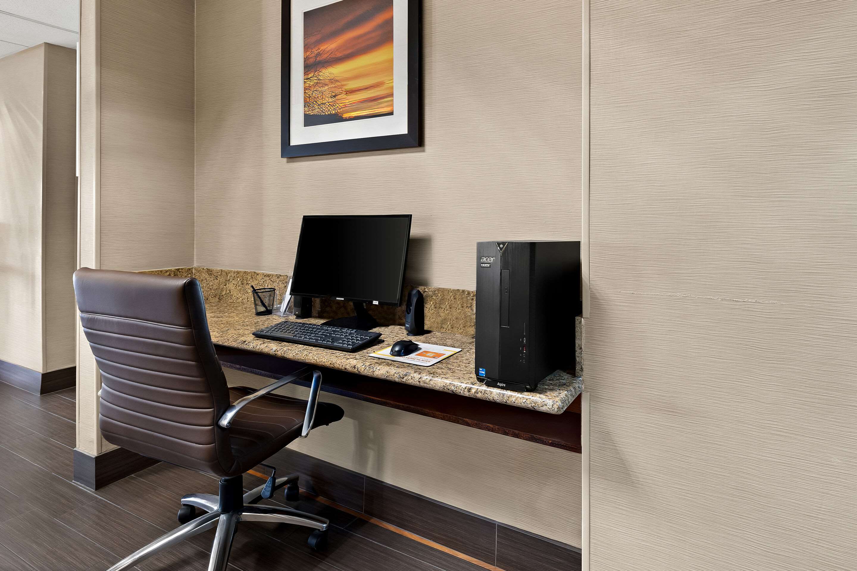 Business center | Comfort Inn