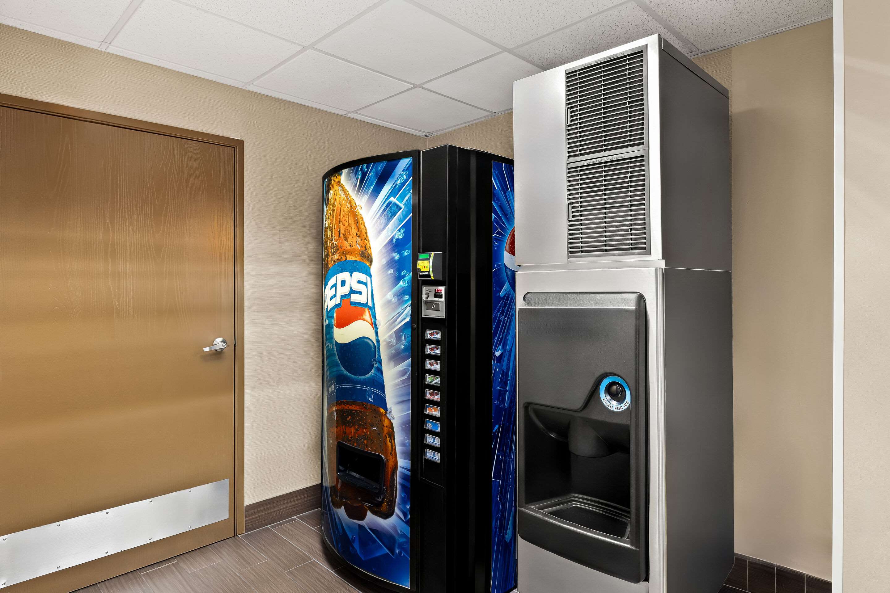 Hotel vending area | Comfort Inn
