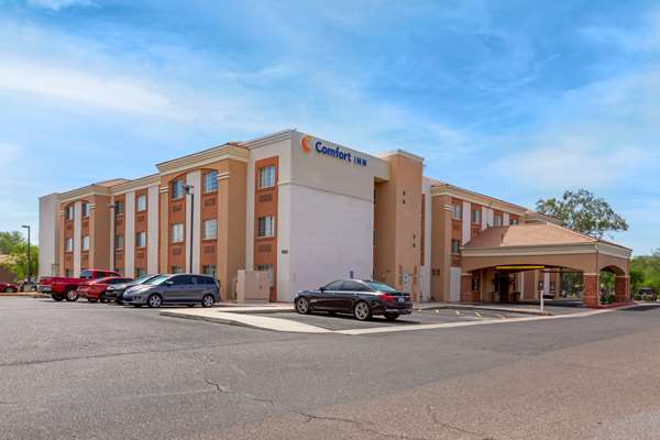 Exterior view - Comfort Inn & Suites at Talavi Glendale