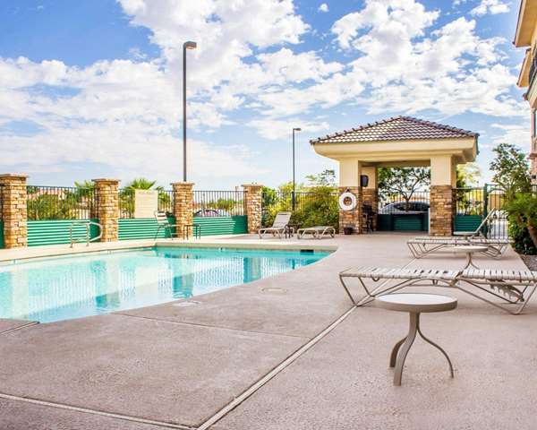 Pool - Comfort Inn & Suites Yuma