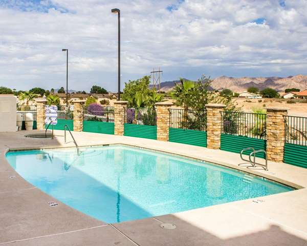 Pool - Comfort Inn & Suites Yuma