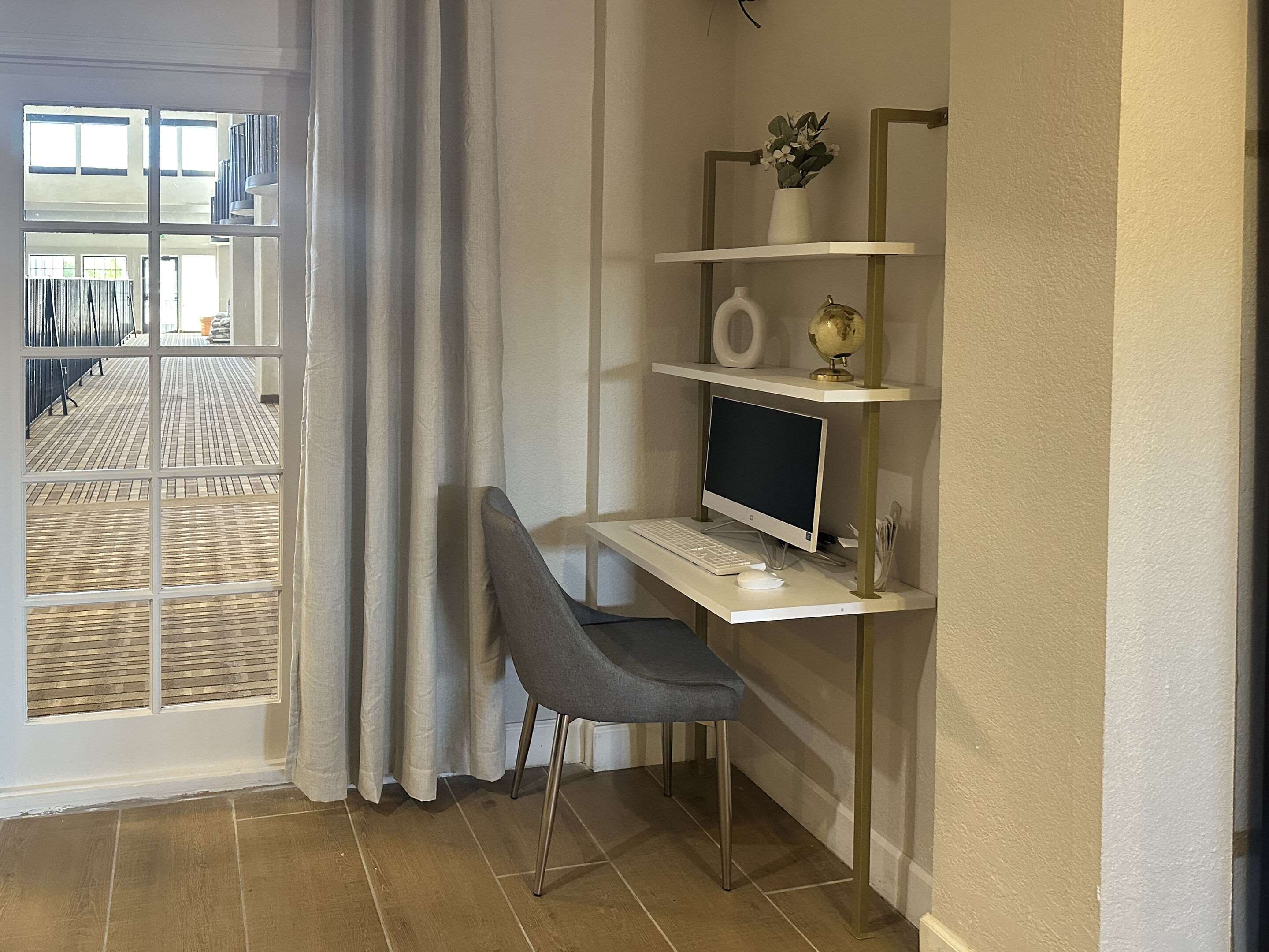 Lobby Computer