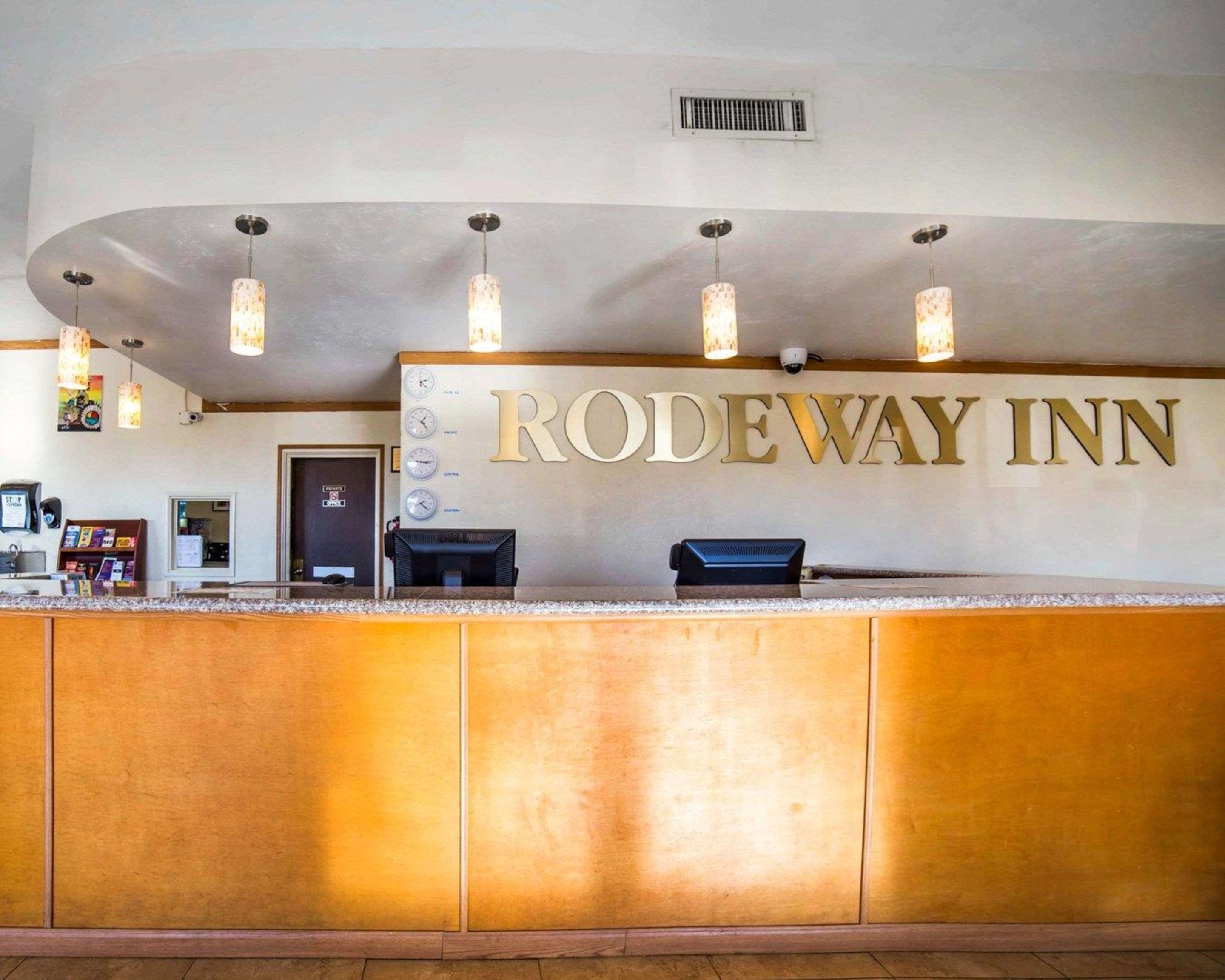 Hotel lobby | Rodeway Inn at Lake Powell