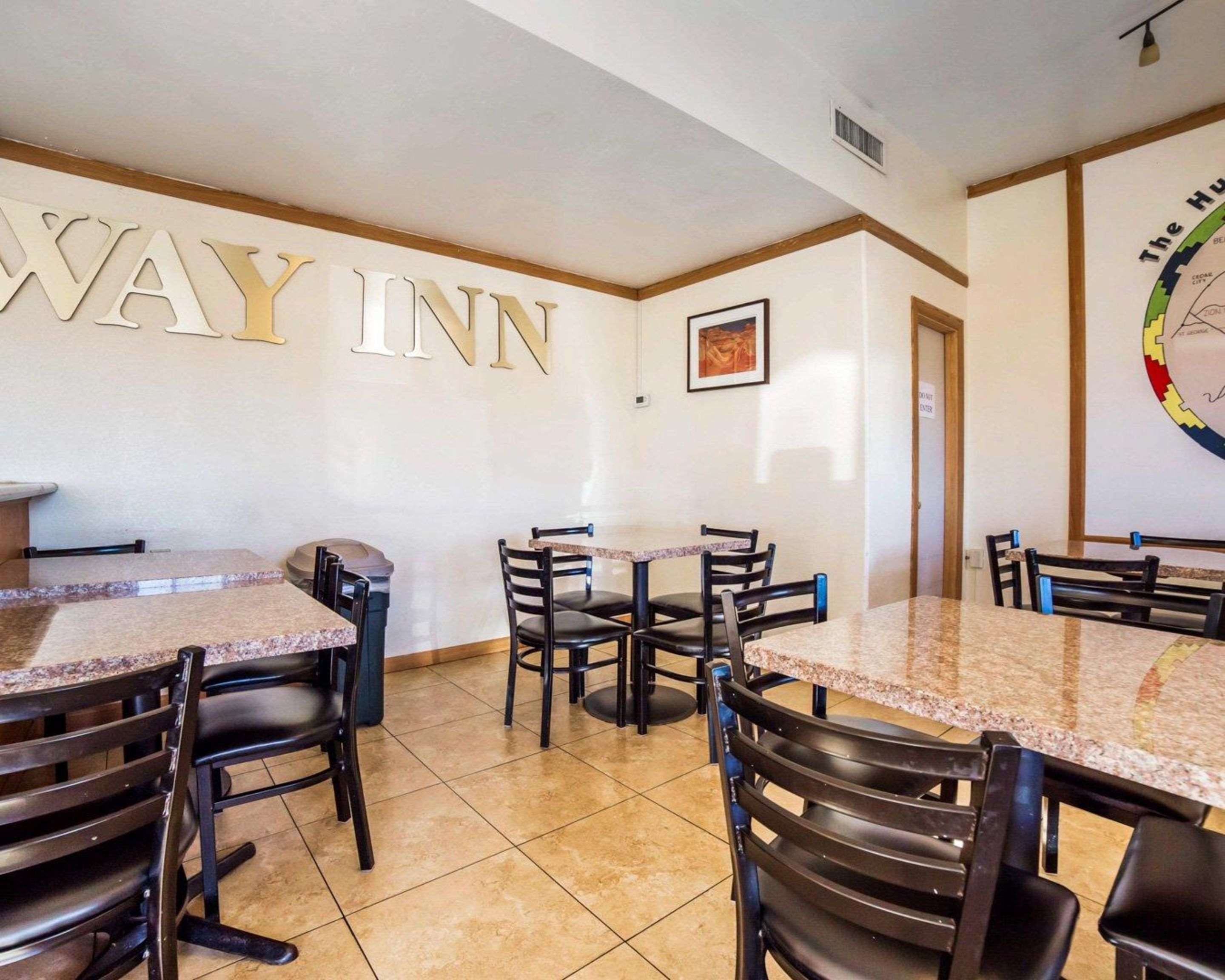 Enjoy breakfast in this seating area | Rodeway Inn at Lake Powell