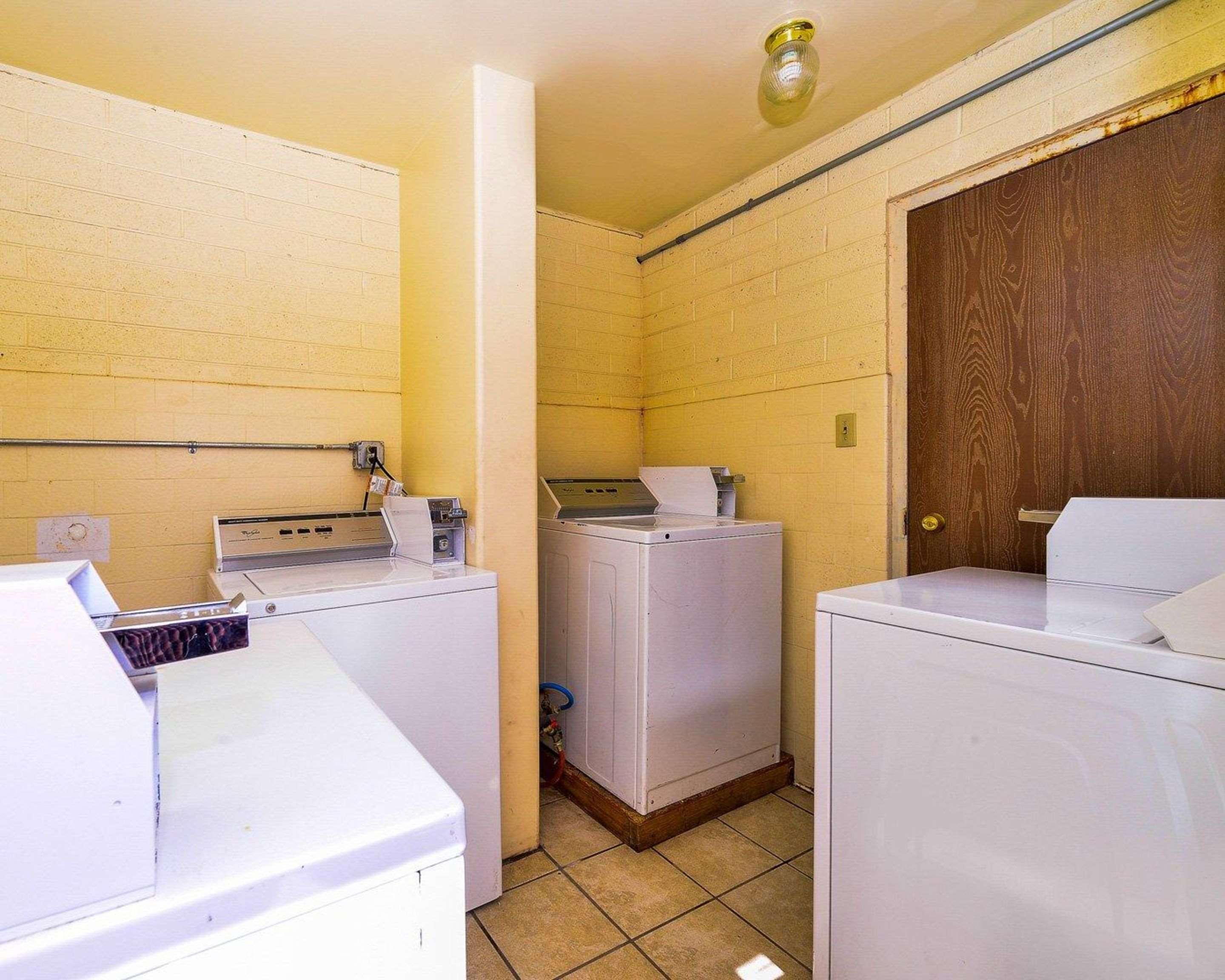Guest laundry facilities | Rodeway Inn at Lake Powell