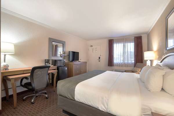  - Quality Inn & Suites Lake Havasu City