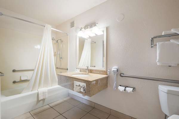  - Quality Inn & Suites Lake Havasu City