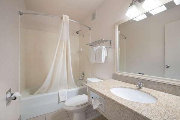  - Quality Inn & Suites Lake Havasu City