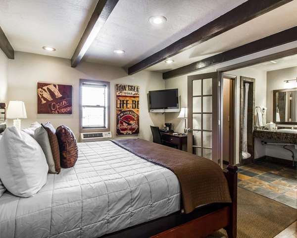 Suite - Rodeway Inn & Suites Downtown Williams