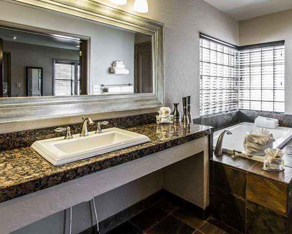 Suite - Rodeway Inn & Suites Downtown Williams