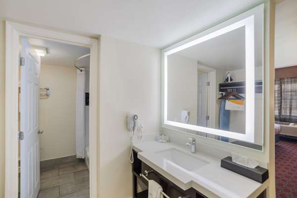 Suite - Quality Inn & Suites Goodyear - I-10, Exit 129