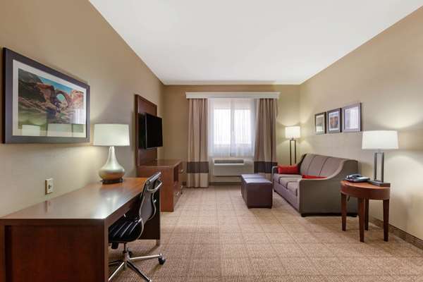Suite - Comfort Inn & Suites Page