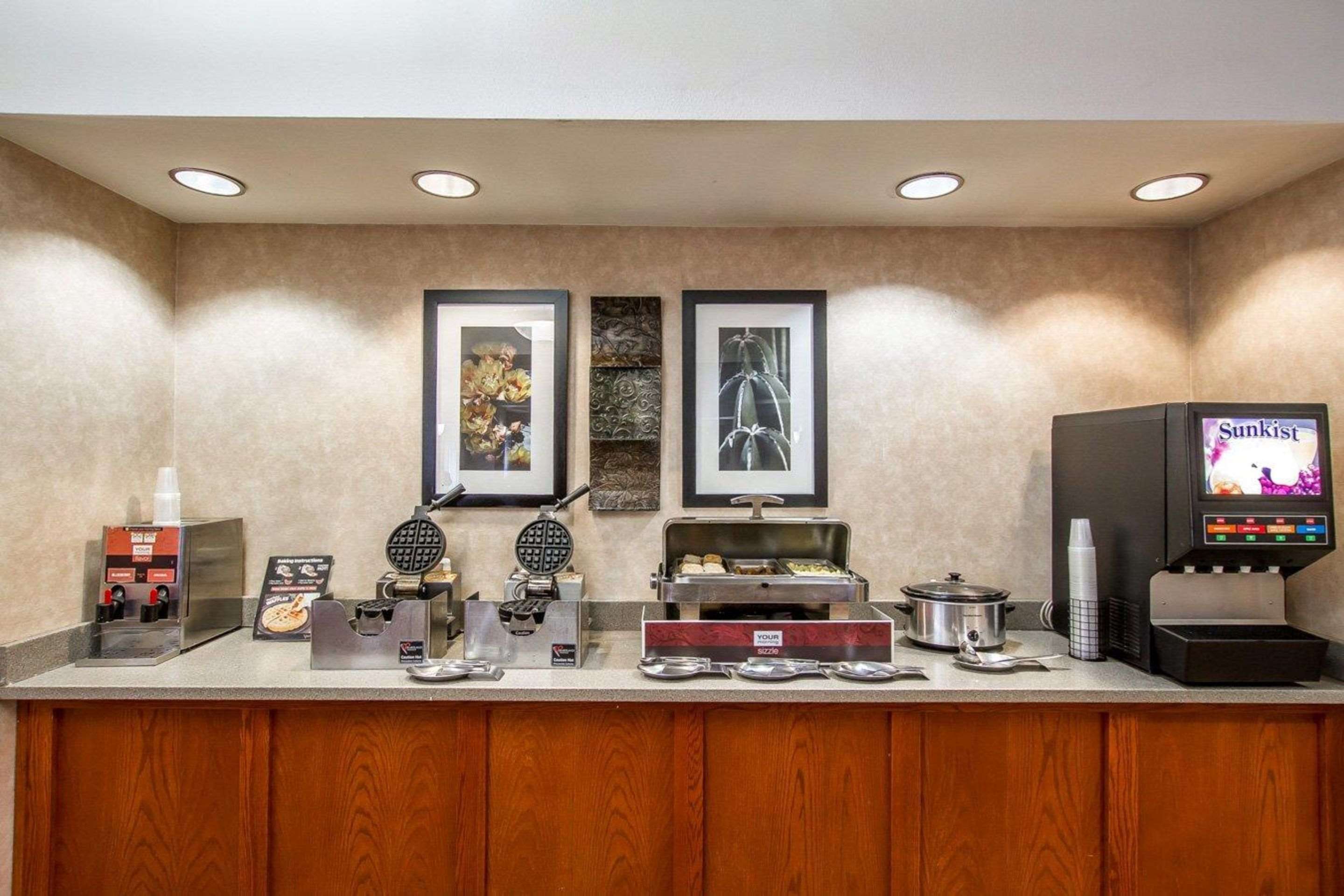 Hot and cold breakfast buffet